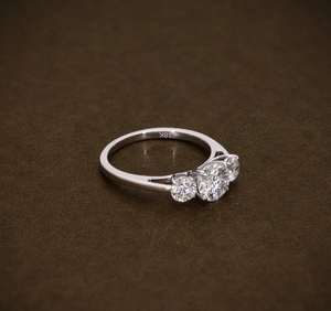 Bague de fiançailles classique en argent 925 avec diamant de laboratoire certifié IGI, taille brillant rond vintage pour femme - Product Image 2