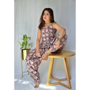 ชุดเดรสลายดอกสีเทาเข้มแบบสบายๆ มีจำหน่ายในไซส์ XS - Product Image 5