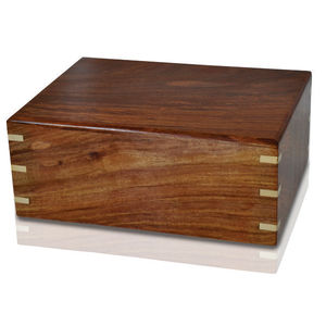Urna Funeraria de Madera Grande Grabada a Medida - Urna Conmemorativa de Madera Sólida - Ataúd Artesanal de Madera de Palisandro para Cenizas Humanas - Product Image 1