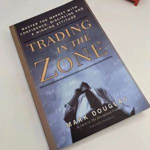 Trading In The Zone y The Disciplined Trader de Mark Douglas, Juego de 2 Libros en Rústica, Dominio de la Psicología del Trading - Product Image 3
