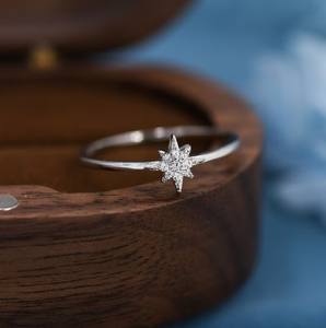 แหวนเงินแท้รูปดาว แหวนดาวเล็กๆ แหวนซ้อนกันได้ แหวนดาวประดับเพชร CZ - Product Image 2