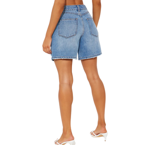 Shorts en jean bleu clair pour femme, coupe mi-longue décontractée, hiver, déchirés, ourlet effiloché, jambe large, respirant, délavé, style streetwear tendance - Product Image 2