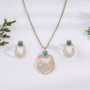 Pendientes de Aro Colgantes de Lujo con Diamantes Cultivados en Laboratorio, Color Verde Radiante y Oro Amarillo, Joyería Fina para Novia, Set para Boda o Fiesta - Product Image 1