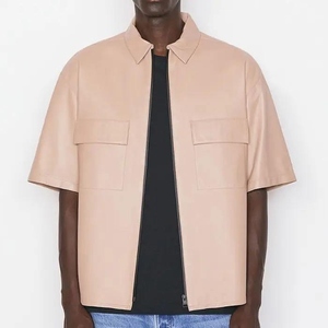 Camisas de Hombre Personalizadas OEM de Manga Corta, Hombros Caídos, Bolsillos Dobles en el Pecho, Botones de Cuerno, Cuero Sintético Sólido, Estilo Vintage Hip Hop - Product Image 1