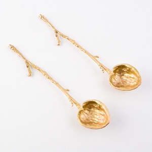 Cuillères de service en métal style vintage Golden Branch Design, ensemble de couverts finition miroir haute brillance - Product Image 1