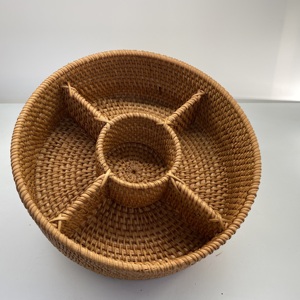 Plateau rond en rotin naturel fait à la main avec couvercle à nombreux compartiments pour ranger les bonbons petits objets Boîtes de rangement pour la maison du Vietnam - Product Image 3