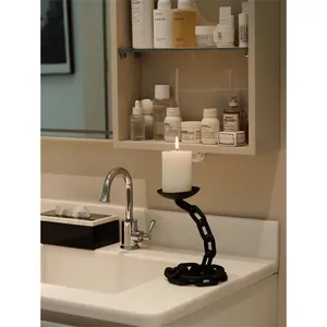 Porte-bougie en métal au design élégant et finition brillante, porte-bougie décoratif hautement esthétique, fait main, pour décoration intérieure - Product Image 4