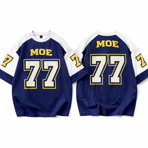 Fabricant de maillots de football américain bleu nuit personnalisés à manches raglan, manches contrastées blanches, numéro 77 imprimé, t-shirt homme surdimensionné - Product Image 1