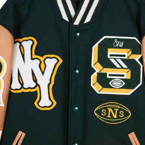 Chaqueta universitaria de béisbol estilo varsity, de patchwork, con bordado, talla estándar, artículo nuevo, económica y disponible en línea. - Product Image 4