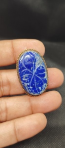 จี้คริสตัลลาพิสลาซูลีแท้ 100% พร้อมร่องทองเหลือง ราคาขายส่ง จำนวนมาก จี้ลาพิสลาซูลีแบบมาคราเม่ คุณภาพสูงสุด ลาพิสลาซูลีแบบมีร่อง จำนวนมาก - Product Image 4