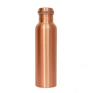 Bouteille d'eau en cuivre très vendue, bouteille en cuivre design, bouteille en cuivre robuste pour l'extérieur, au meilleur prix auprès d'un fournisseur indien - Product Image 1