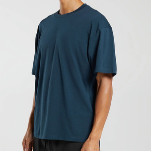 T-shirt gris à manches courtes et col rond pour homme, coupe classique, en jersey tricoté 100 % coton, avec logo uni sur le devant, séchage rapide, respirant, 240 g - Product Image 4