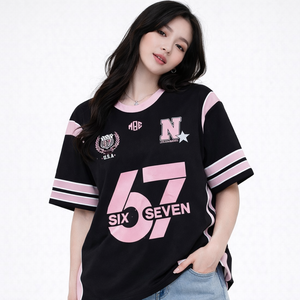 Maillot de football surdimensionné noir et rose personnalisé en maille, impression par sublimation, streetwear, t-shirt de sport unisexe, vente en gros OEM - Product Image 3