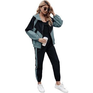 Ensemble de survêtement léger personnalisé en polyester/nylon pour femme – Vêtements de sport respirants en gros - Product Image 1