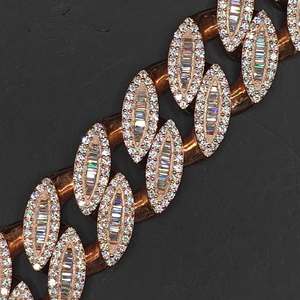 สร้อยคอเงินแท้ 925 ชุบทองคำสีกุหลาบ แบบ Cuban Link ประดับเพชร VVS Moissanite ทรงบาแกตต์ สไตล์ฮิปฮอป สำหรับงานปาร์ตี้ พร้อมใบรับรอง - Product Image 4