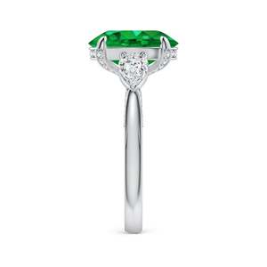 Bague de fiançailles en or massif 14 carats avec émeraude ovale et diamant poire sur le côté, trois pierres, faite à la main, bijoux fins personnalisés, mariage - Product Image 4