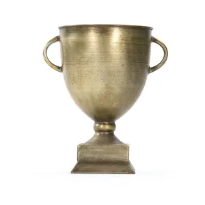 Florero de Metal Hecho a Mano de Lujo para Espacios Interiores Elegantes, Florero de Metal Moderno para Exhibición en Interiores - Product Image 2