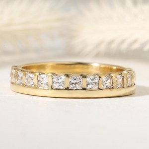 Bague de mariage demi-éternité en or massif 10K 14K 18K avec diamant de laboratoire princesse couleur DEF clarté VS VVS certifié IGI – Vente en gros - Product Image 1