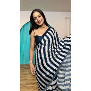 Magnifique Saree de prêt-à-porter à impression numérique pour les fêtes et les bals de fin d'année - Product Image 3