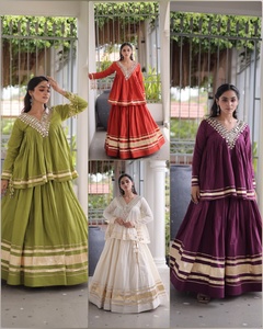 Conjunto de Lehenga Choli de Algodón Kora Premium con Zari Patta, Encaje Gota Patti y Trabajo de Espejos Reales, Calidad de Exportación - Product Image 2