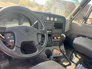 Camión Tractor Diésel de Larga Distancia 6x4 con Cabina Dormitorio para Transporte de Carga y Logística - Product Image 4