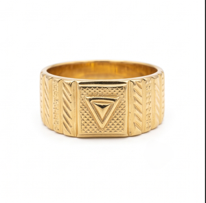 DIVYORO Anillo de sello clásico para hombre chapado en oro de 22 quilates con estrella de ocho puntas - Product Image 1