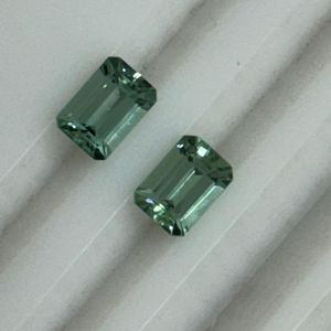 Pierre précieuse en vrac de qualité joaillerie fine, tourmaline vert menthe naturelle ethnique, taille émeraude, paire de 3 carats, calibrée AAAA, de Madagascar - Product Image 4