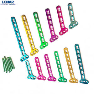 Ensemble professionnel de 12 plaques en T obliques en titane de qualité supérieure (3,5 mm) avec 50 vis LCP pour usage vétérinaire. - Product Image 5