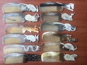 Peigne en corne Authentique Corne de buffle Artisanat traditionnel vietnamien Toilettage doux des cheveux Exportation artisanale - Product Image 3