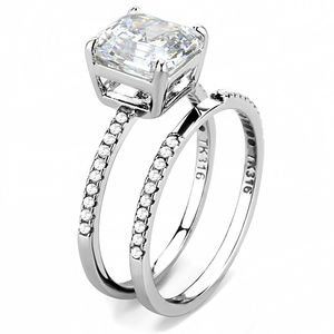 Anello DA065 in acciaio inossidabile lucidato a specchio con zirconi trasparenti, elegante e raffinato. - Product Image 4