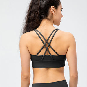 Ensemble de yoga sans couture personnalisé pour femmes : soutien-gorge de sport et short taille haute – Tenue de fitness respirante et extensible pour la course et l'entraînement - Product Image 2