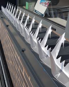 Púas de Seguridad Galvanizadas Tipo Razor Anti-Escalada para Muros, Tamaño L - Product Image 4