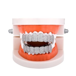 Grillz dentaire de Noël Hip-Hop en argent 925 avec zircon rond taille brillant de haute qualité, style unisexe, vente en gros - Product Image 3