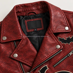 Blouson de motard gothique bordeaux avec motif chauve-souris, étoile et croix, style punk vieilli - Product Image 2