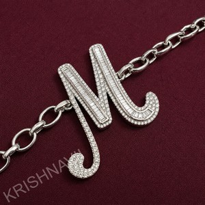 Cheville personnalisée en or plaqué avec initiale M, sertie de diamants de laboratoire VVS et de moissanite taille coussin, bijou délicat pour femme, cadeau de mariage - Product Image 5