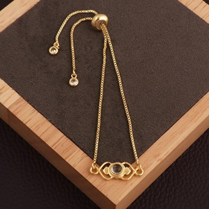 Bracelet ajustable en cristal de quartz fait à la main, pierre précieuse, sertissage en laiton, chaîne coulissante plaquée or tendance, bracelet minimaliste - Product Image 3