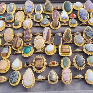 แหวนทองเหลืองประดับอัญมณีธรรมชาติ สำหรับโยคะ เรกิ จิตวิญญาณ และแฟชั่น ราคาไม่แพงจากอินเดีย - Product Image 5