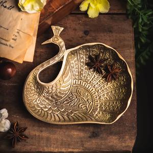 Services de table en aluminium de luxe finition antique Peacock |   Assiettes et bols traditionnels gravés à la main, résistants au four et au lave-vaisselle - Product Image 1