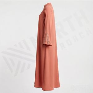 Abaya Classique Ouverte Modeste Simple avec Pompons Décoratifs Couleur Personnalisable Vente en Gros Tissu Coton Mousseline pour Femmes Musulmanes - Product Image 3