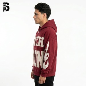 เสื้อฮู้ดซิปสีแดงเลือดหมูสำหรับผู้ชาย รุ่น Rich Soon ทรงโอเวอร์ไซส์ สไตล์สตรีทแวร์ ผ้าฝ้ายถัก สำหรับฤดูหนาว รับผลิตแบบ OEM เป็นมิตรต่อสิ่งแวดล้อม ระบายอากาศได้ดี - Product Image 3