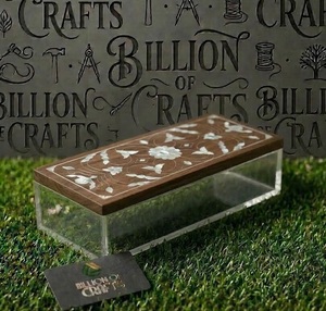 Boîte cadeau rectangulaire en bois artisanal de qualité supérieure avec incrustation florale pour l'Aïd, emballage pour chocolats, fruits secs et dattes du Ramadan - Product Image 1