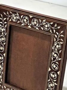 Cadre photo rectangulaire vintage 5x7 fait main en os blanc incrusté, poli, décoratif, pour table, cadeau pour salon - Product Image 3