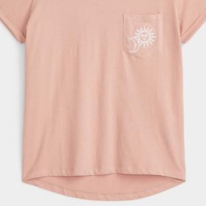 เสื้อยืดแขนสั้นสีฟ้าอ่อนสำหรับผู้หญิงพร้อมพิมพ์ลายกระเป๋าแบบเวฟคอกลมเสื้อลำลองสำหรับฤดูร้อน - Product Image 6