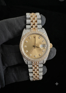 Reloj de Cuarzo de 41 mm con Esfera Dorada y Diamantes Moissanite VVS, Estilo Hip Hop, Números Romanos, para Hombre, Disponible al Mejor Precio - Product Image 2