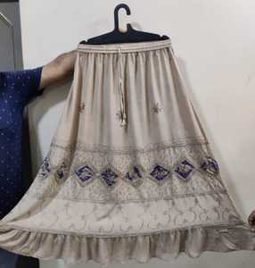 กระโปรงทรงเอวีวินเทจสวยงาม ผ้าเรยอน สไตล์โบฮีเมียนฮิปปี้สำหรับผู้หญิงอินเดีย เอวธรรมชาติ เหมาะสำหรับคนท้อง ขายส่งจำนวนมาก - Product Image 1