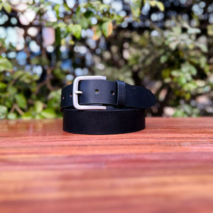 Cinturón de Cuero de Búfalo Perforado Vintage de Lujo con Hebilla de Aleación de Zinc, Acabado Artesanal Suave, Formal, 35MM, Duradero - Product Image 1