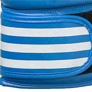 Guantes de Boxeo de Cuero Duraderos de Alta Calidad, Impermeables, con Logotipo Personalizado, en Colores Negro y Dorado - Product Image 6