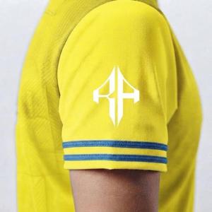 Camiseta de Fútbol Amarilla con Estampado Sublimado para Mujer, 100% Material de Alta Calidad, Corte Regular, Logotipo Blanco, Cierre de Pullover - Product Image 6
