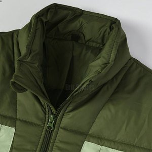 เสื้อแจ็คเก็ตพัฟเฟอร์มีฮู้ดสไตล์ลำลองสำหรับผู้ชาย ดีไซน์ทันสมัย พร้อมโลโก้ด้านหน้า วัสดุเบา น้ำหนักเบา สามารถปรับแต่งสีและขนาดได้ เหมาะสำหรับฤดูหนาว - Product Image 6