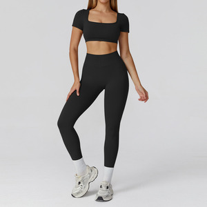 Ensemble de yoga 2 pièces sans couture pour femme, taille haute, avec soutien-gorge de sport et leggings, idéal pour la course, le fitness et l'entraînement en salle de sport - Product Image 1